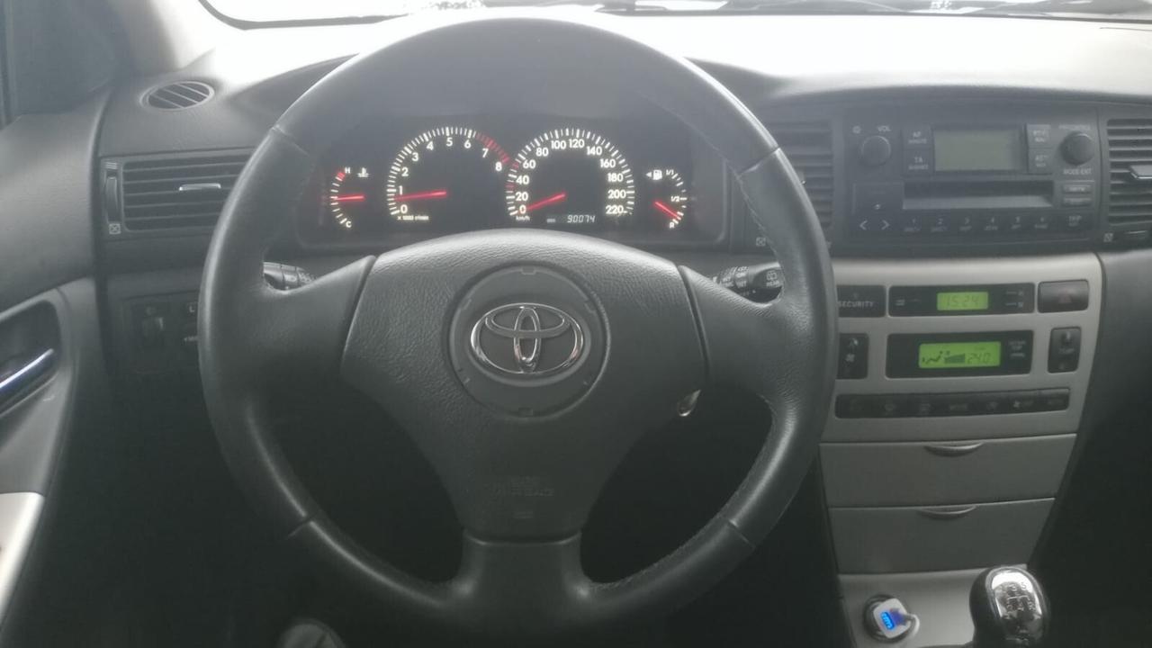 Toyota Corolla 1.4i 16V cat 5 porte