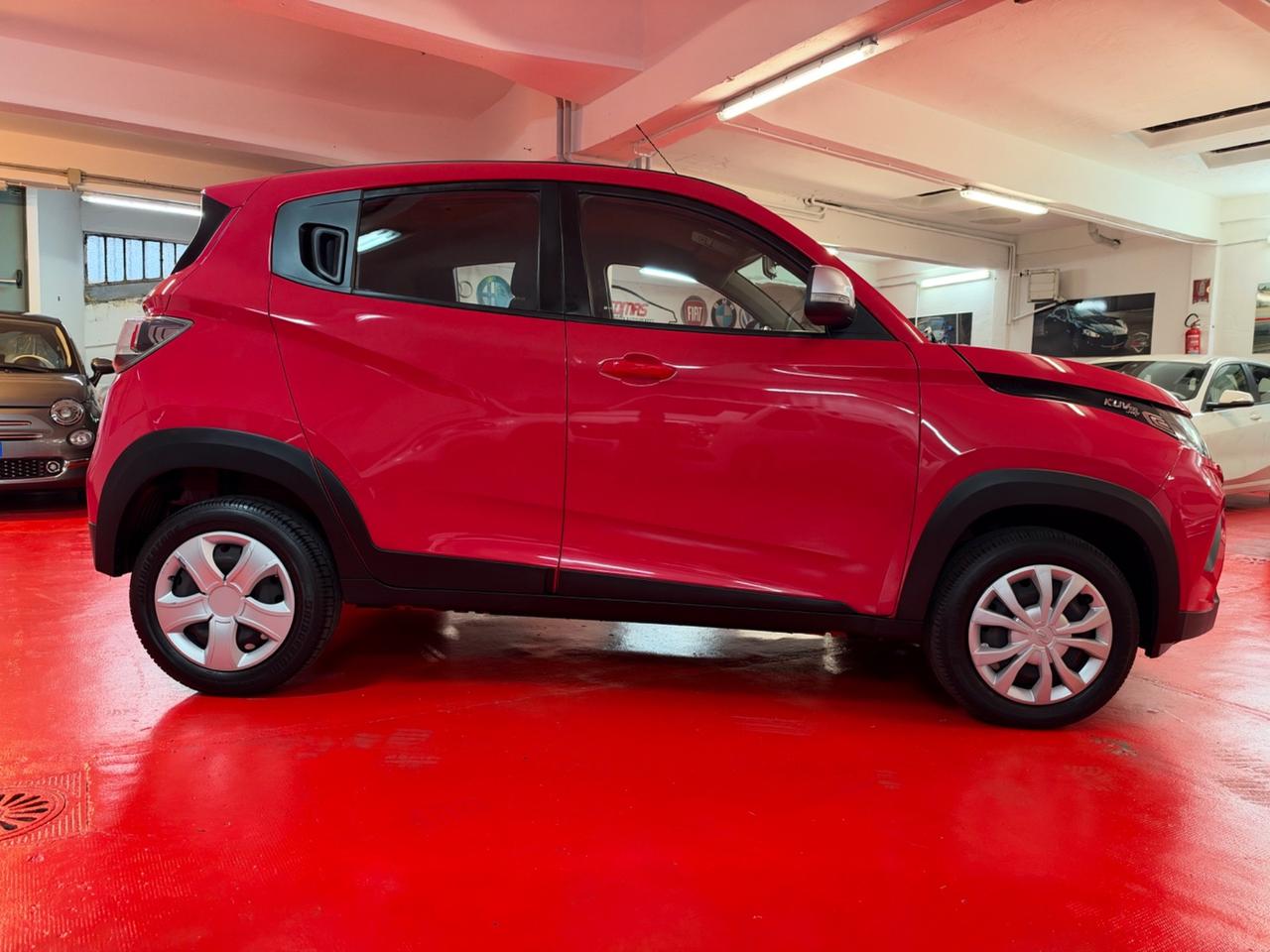 Mahindra KUV100 1.2 VVT K8 km14000