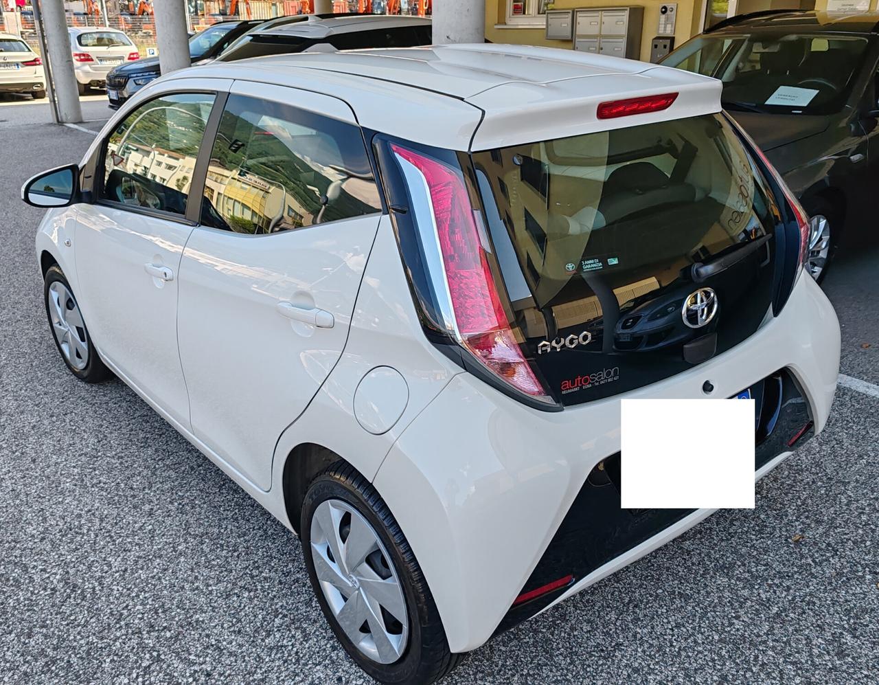 Toyota Aygo 1.0 VVT-i 69 CV 5 porte x-business