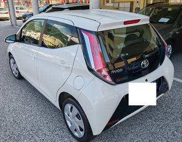 Toyota Aygo 1.0 VVT-i 69 CV 5 porte x-business