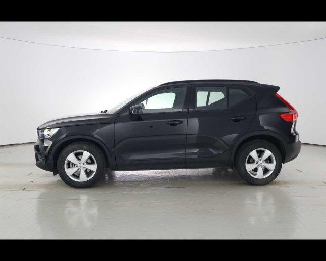 VOLVO XC40 T2 Momentum Core