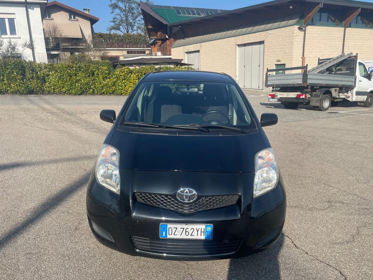 Toyota Yaris 1.0 5 porte per neopatentati