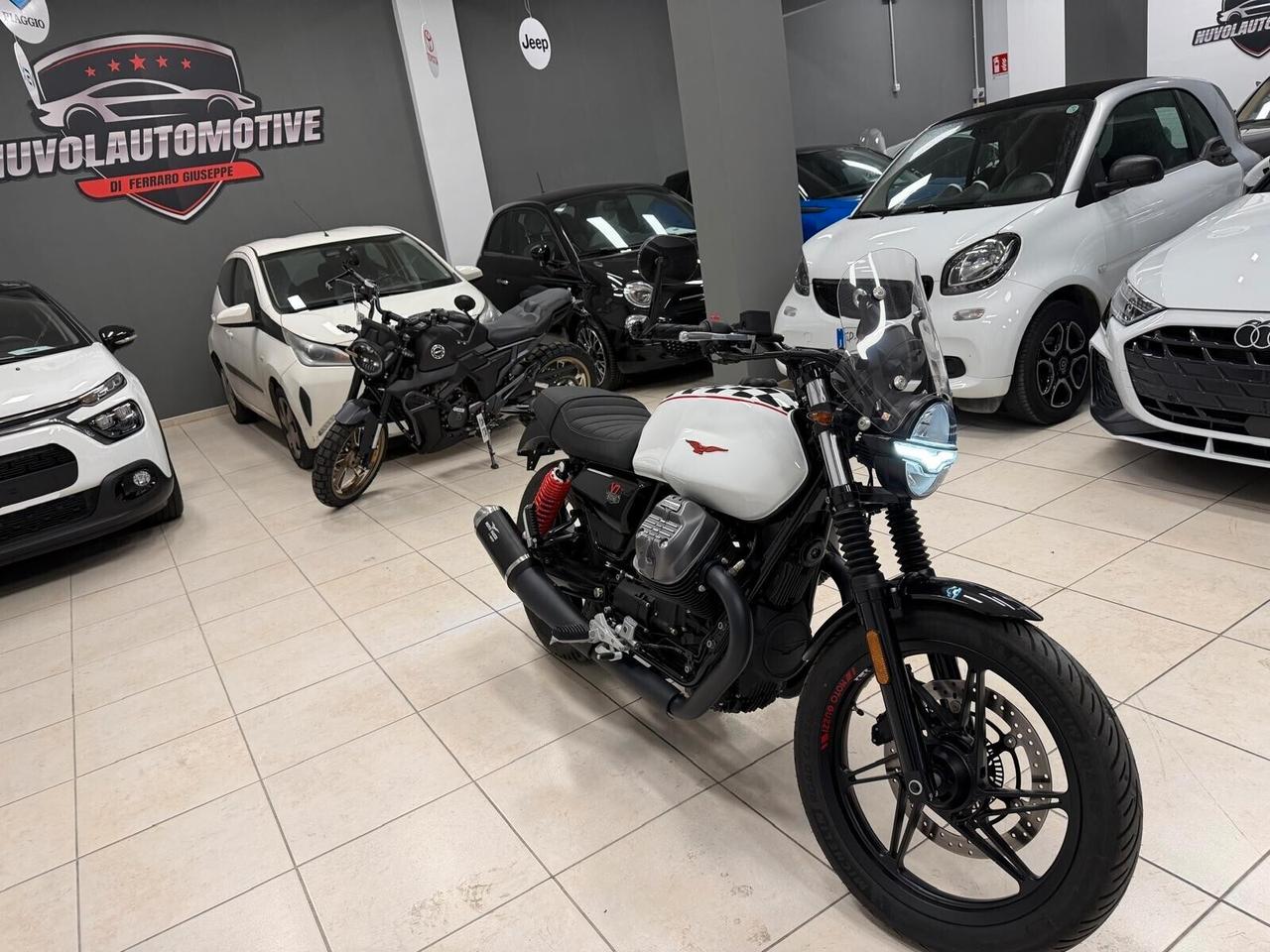 Moto Guzzi V7 STONE TEN