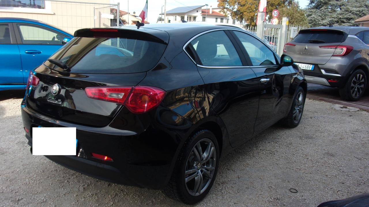 Alfa Romeo Giulietta 1.6 JTDm-2 120 CV Distinctive