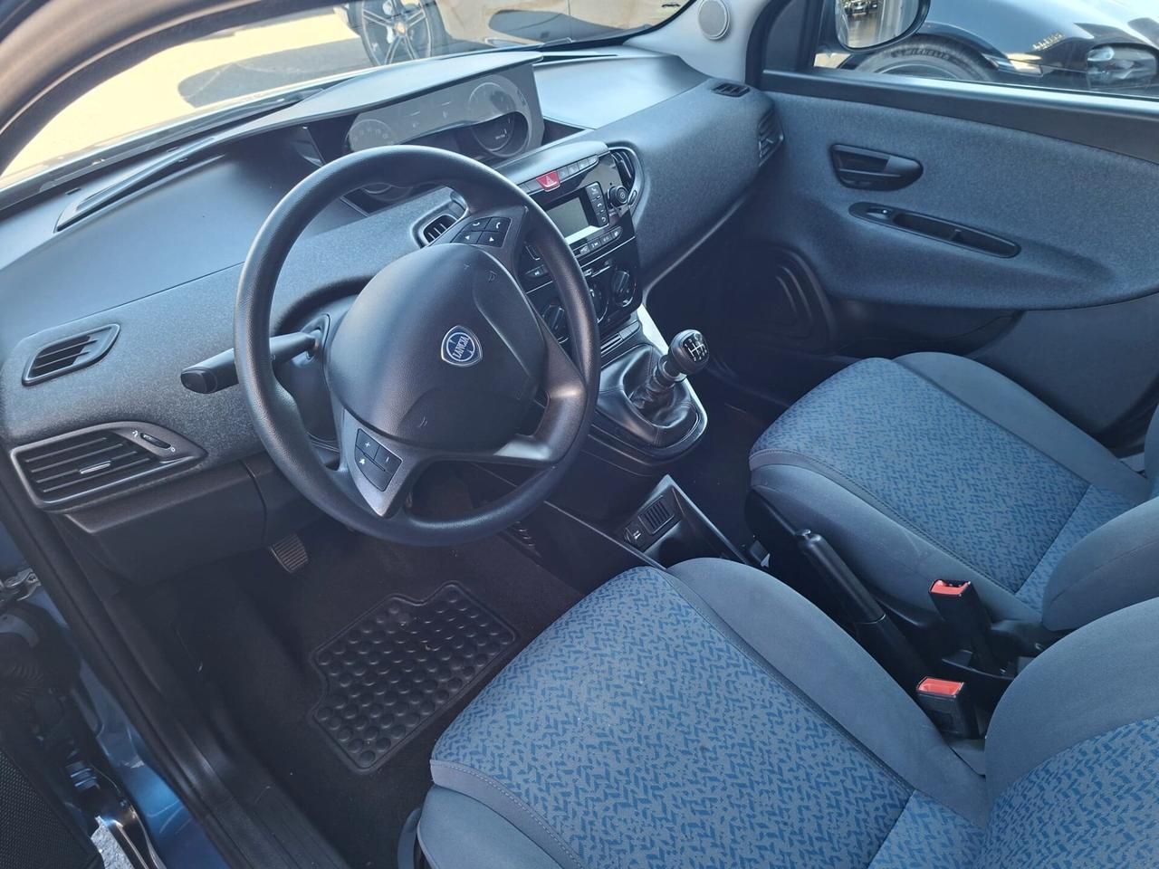Lancia Ypsilon 1.0 FireFly 5 porte S&S Hybrid Silver - Vettura aziendale, unico proprietario.