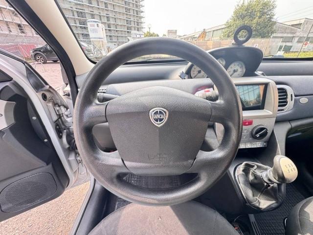 Lancia Ypsilon 1.2 8v Argento