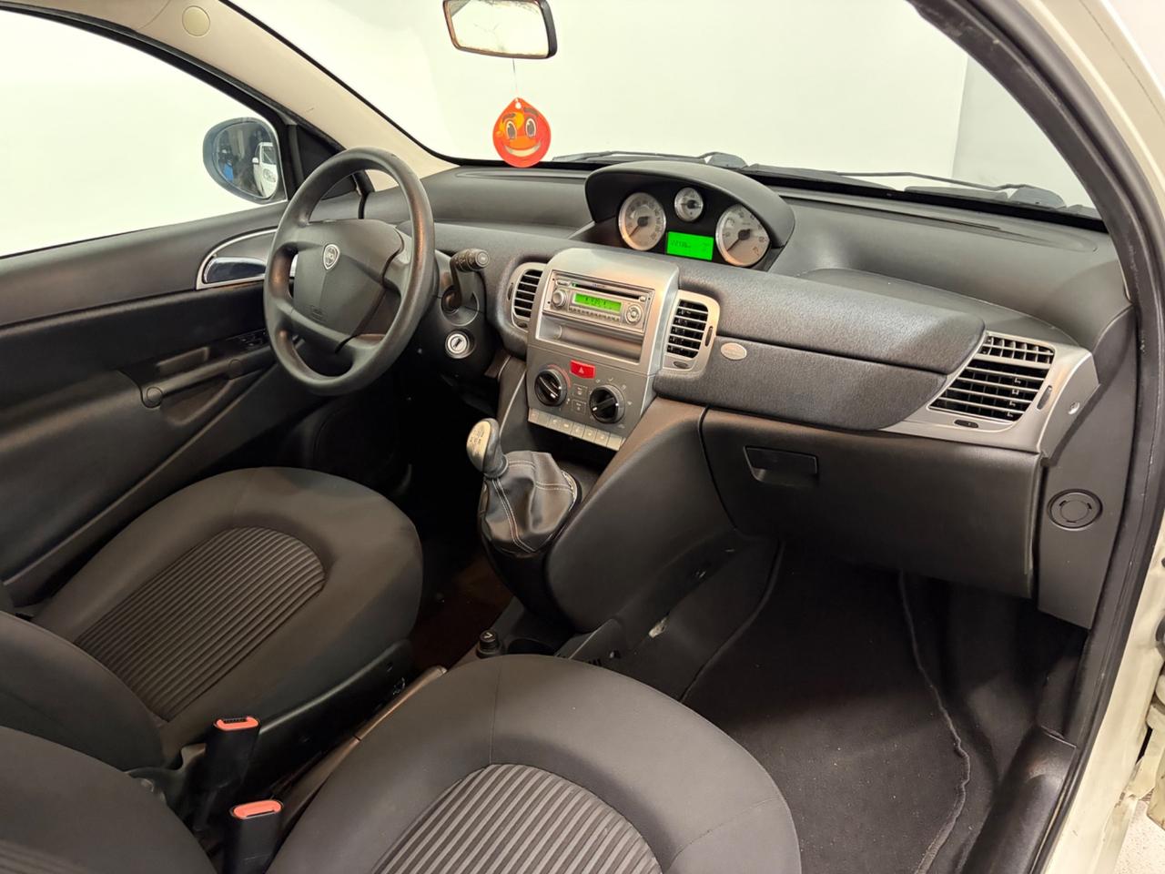 Lancia Ypsilon 1.2 69 CV New Oro Perfetta !