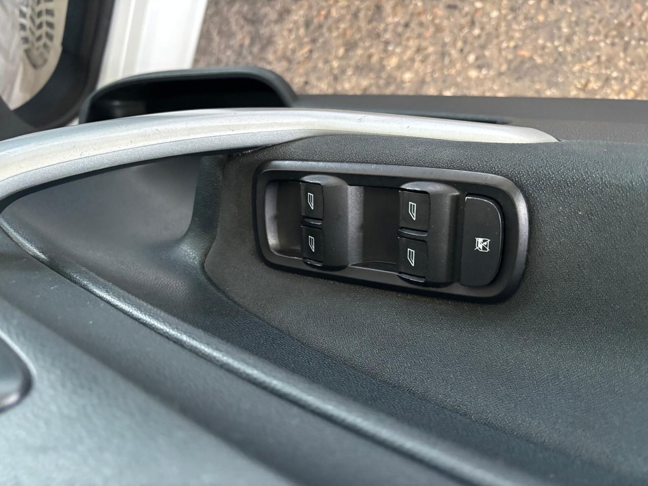 Ford Fiesta 1.4 TDCi 70CV 5p Titanium NEOPATENTATO