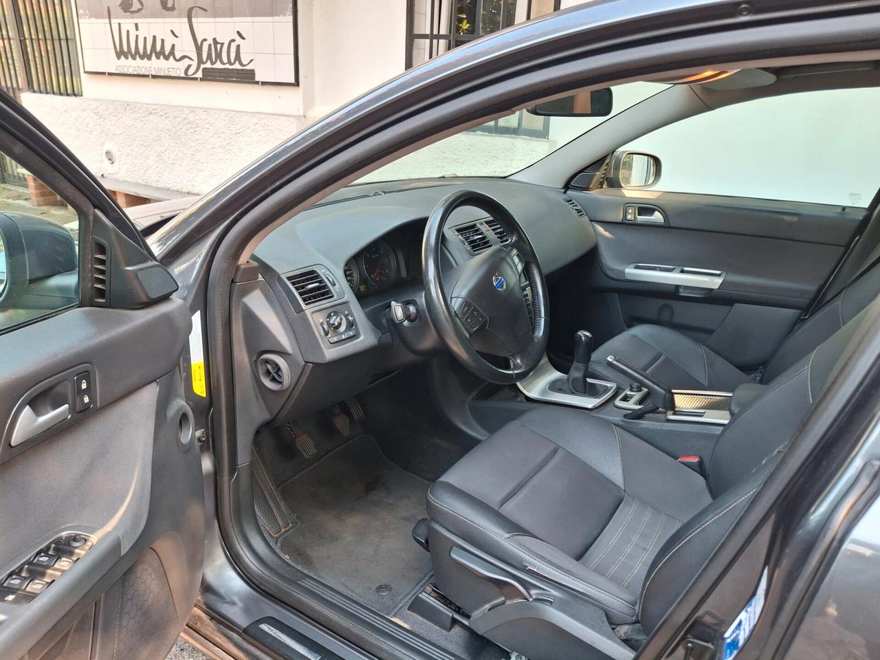 Volvo S40 2.0 D cat Summum