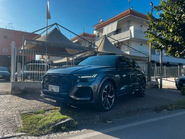 Audi Q8 RS TFSI V8 quattro tiptronic