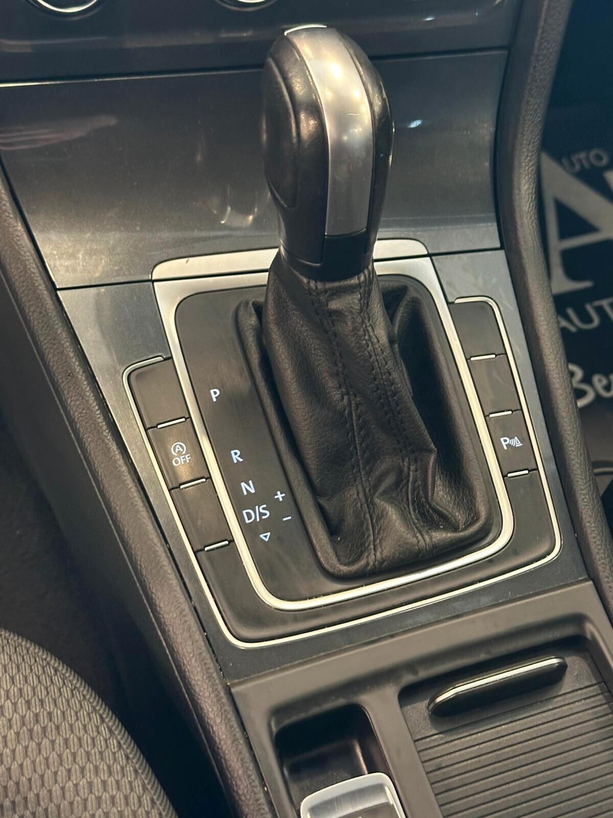 Volkswagen Golf 2.0 TDI 5p. Executive BlueMotion Technology