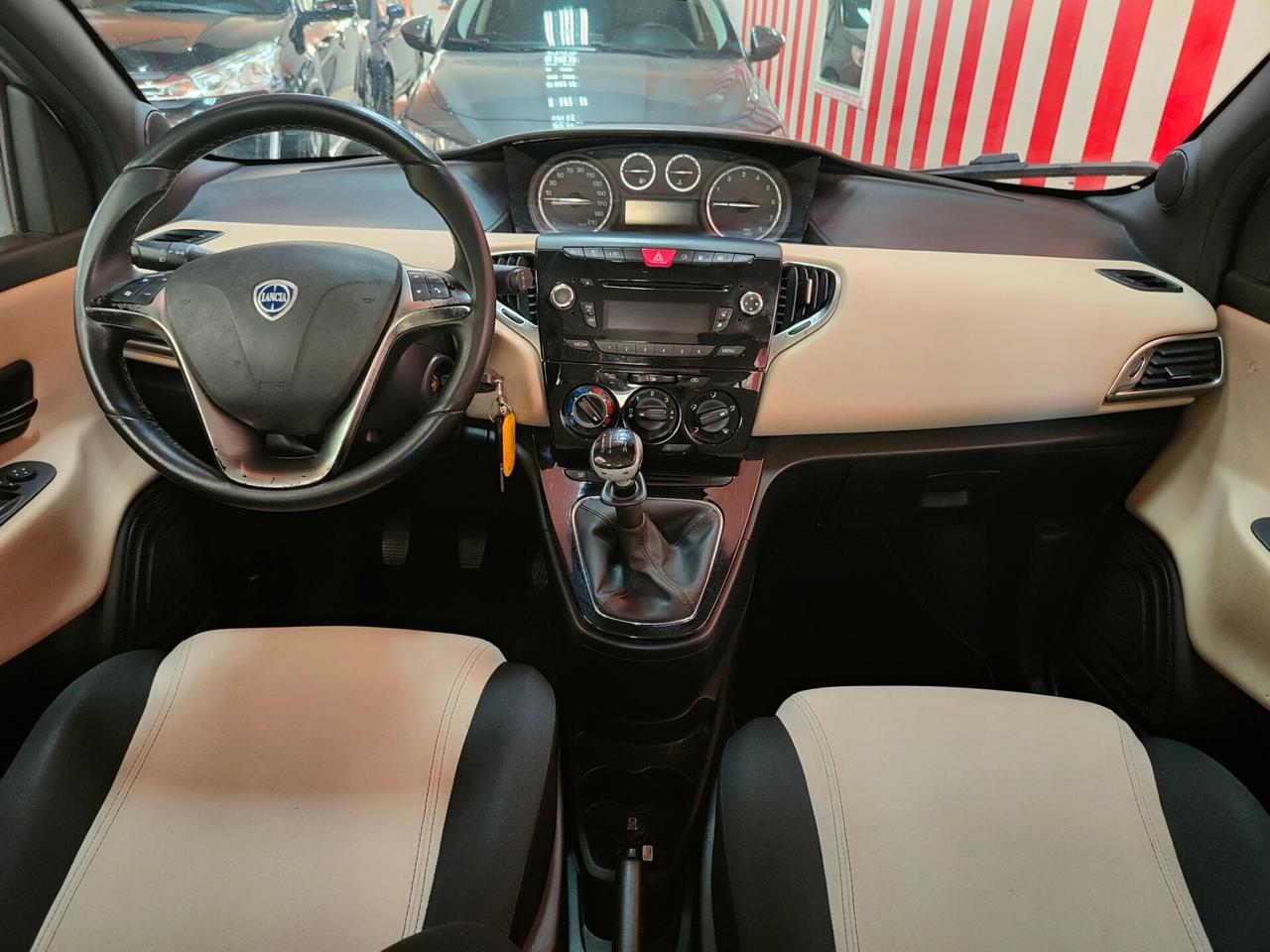 Lancia Ypsilon 0.9 TwinAir 85 CV 5 porte Metano Ecochic Gold