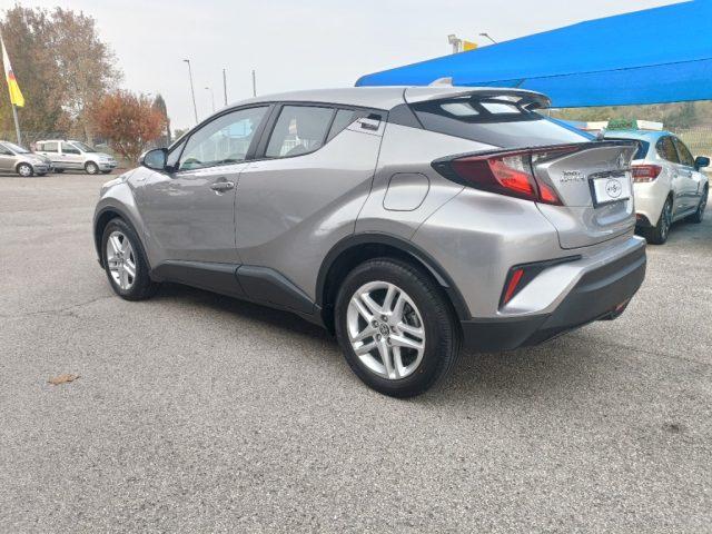 TOYOTA C-HR 1.8 Hybrid E-CVT Business