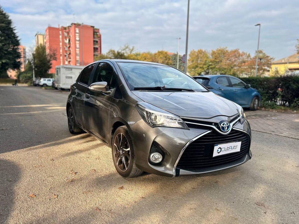 Toyota Yaris 1.5h Trend Red Edition 5p
