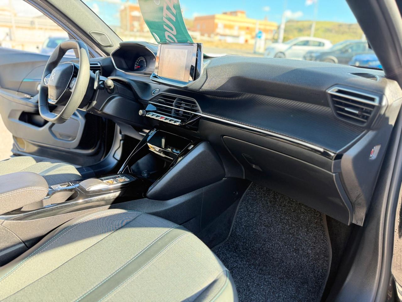 Peugeot 2008 BlueHDi 130 S&S EAT8 Allure