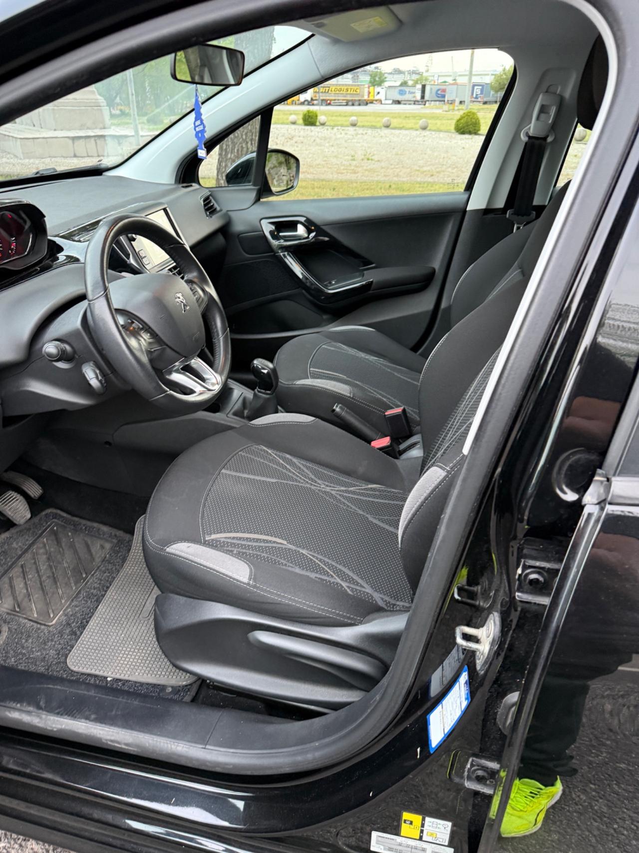 Peugeot 208 PureTech 82 5 porte Access