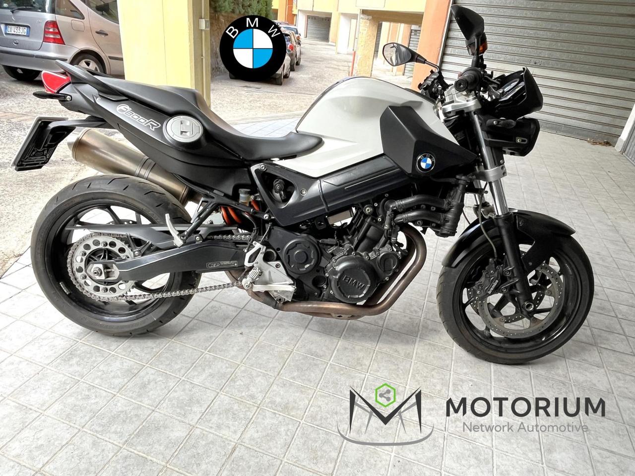 BMW F 800 R .