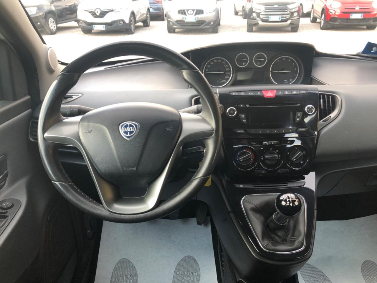 Lancia Ypsilon 1.2 69 CV Unyca 2011