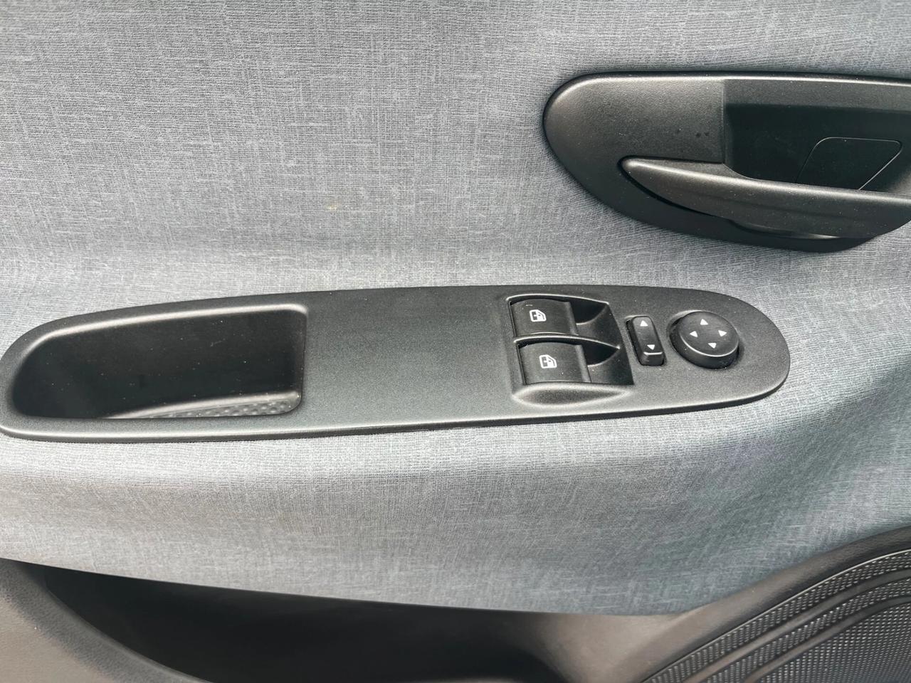 Lancia Ypsilon 1.0 FireFly 5 porte S&S Hybrid Gold