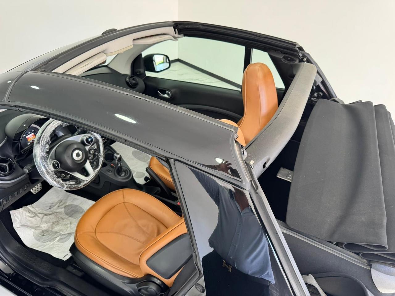 Smart ForTwo 70 1.0 twinamic cabrio-PELLE -CERCHI BRABUS