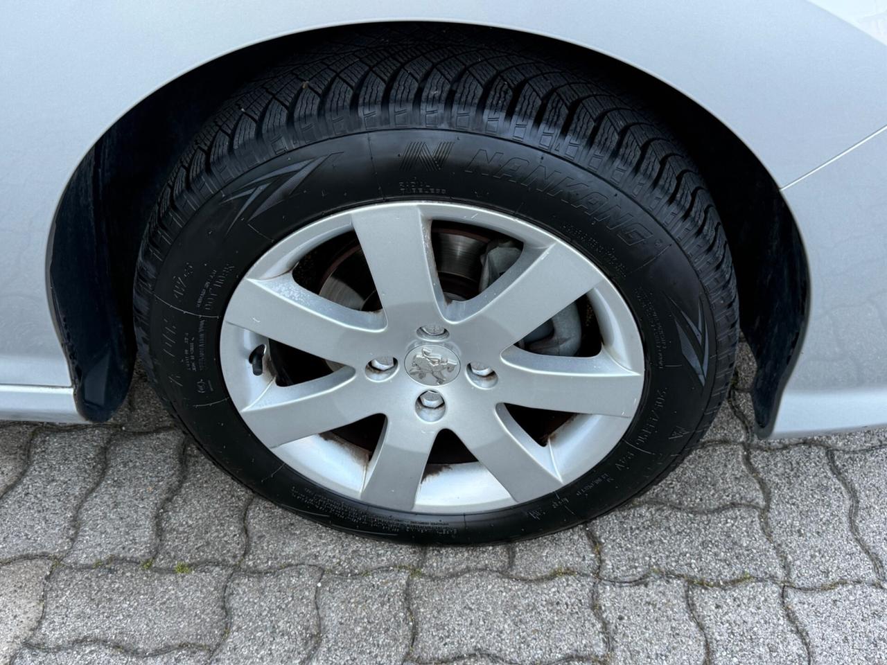 Peugeot 308 7 posti TAGLIANDI CERTIFICATI 1.6 HDi 110CV SW Ciel Tecno