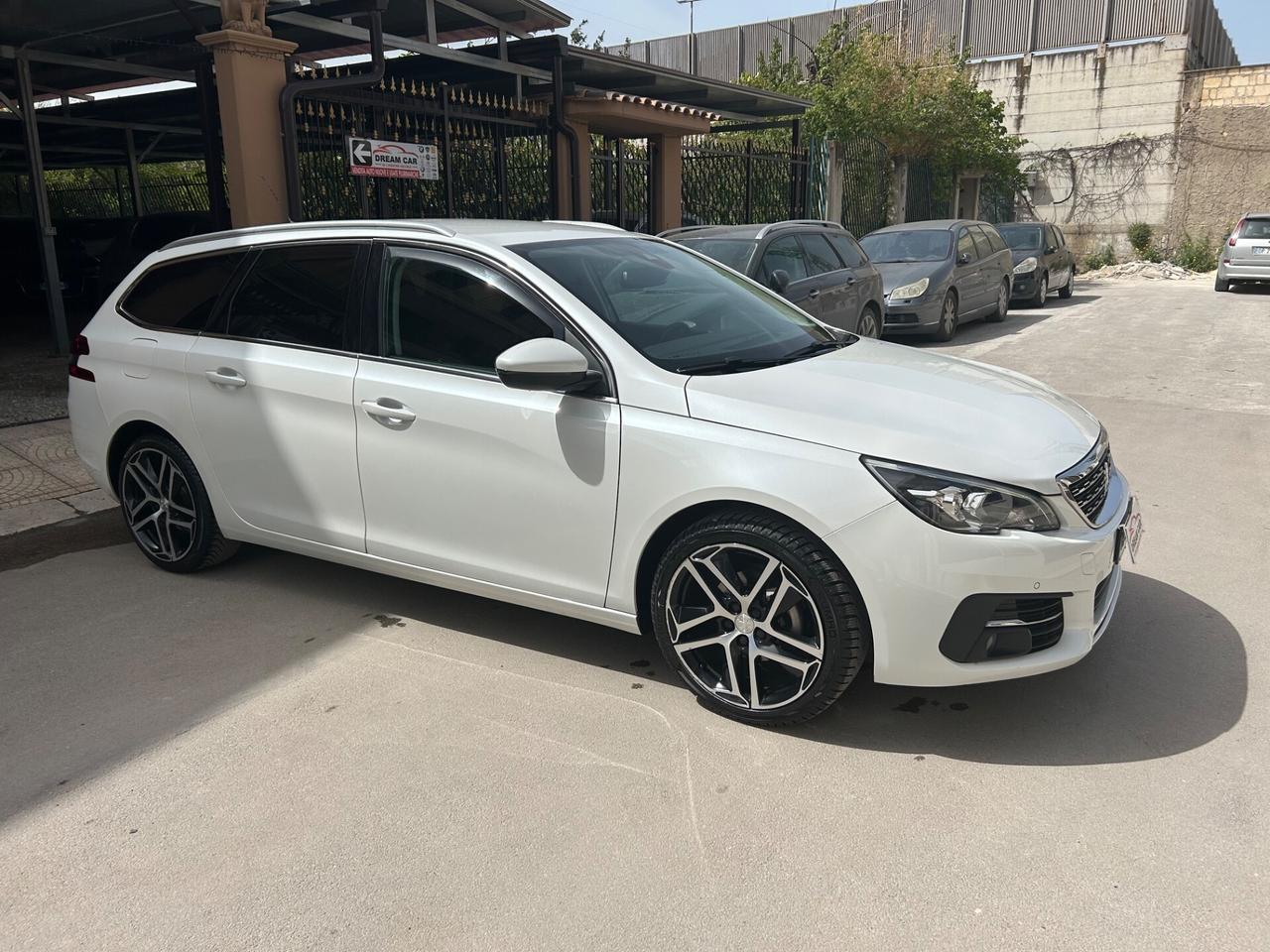 Peugeot 308 BlueHDi 120 S&S SW Allure