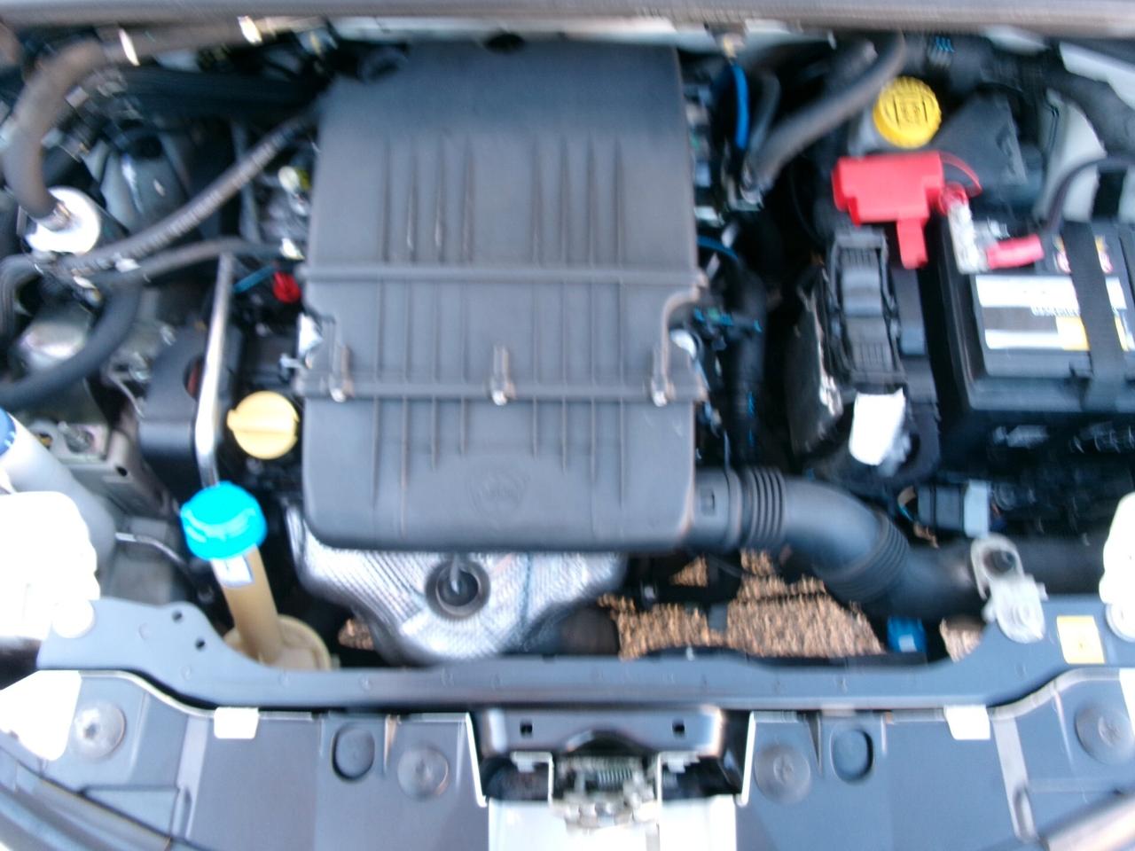 Lancia Ypsilon 1.2 69 CV 5 porte GPL Ecochic Elefantino Blu