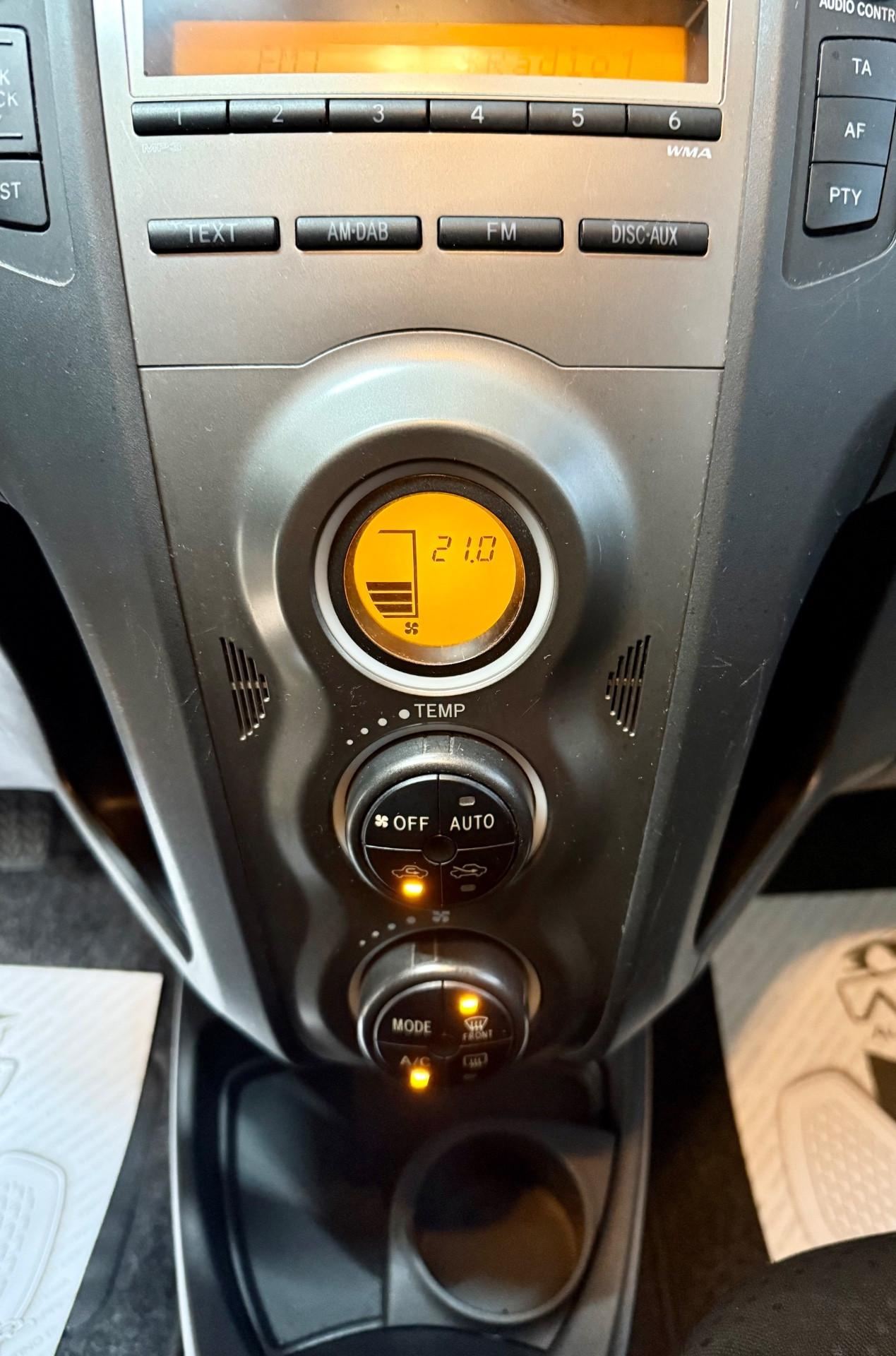Toyota Yaris 1.4D-4D 90cv 5porte Neopatentati
