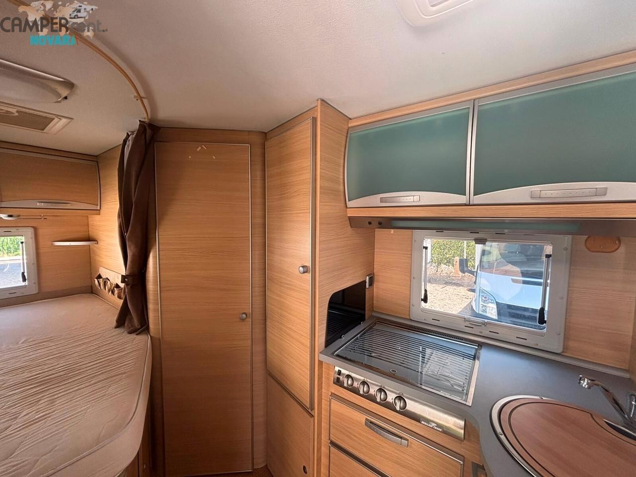ROLLER TEAM GRANDUCA 255 P - SEMINTEGRALE CON LETTO ALLA FRANCESE ED AMPIO GARAGE (foro 92 x 61)