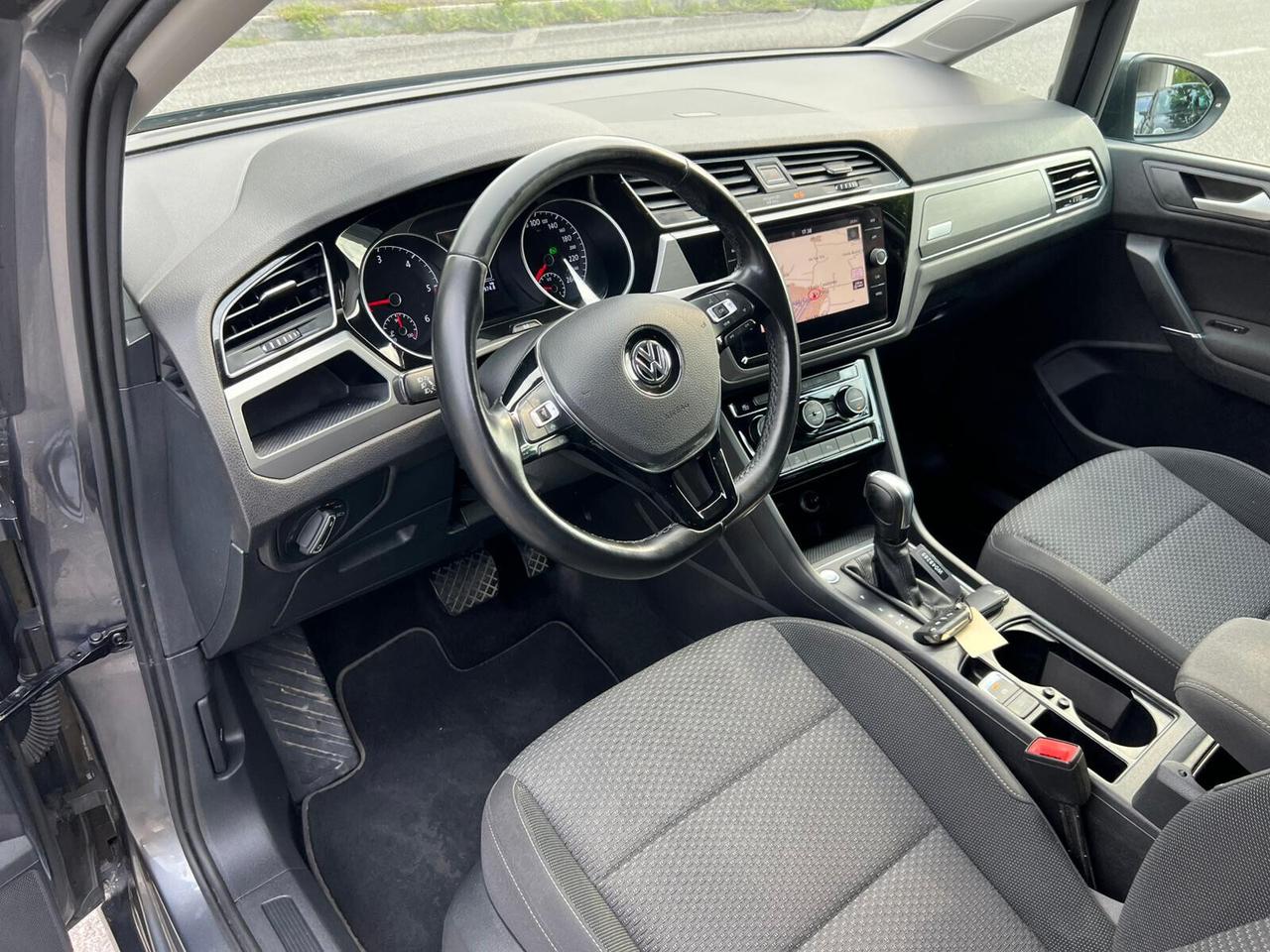 Volkswagen Touran 2.0 TDI 150 CV SCR DSG Business BlueMotion Technology