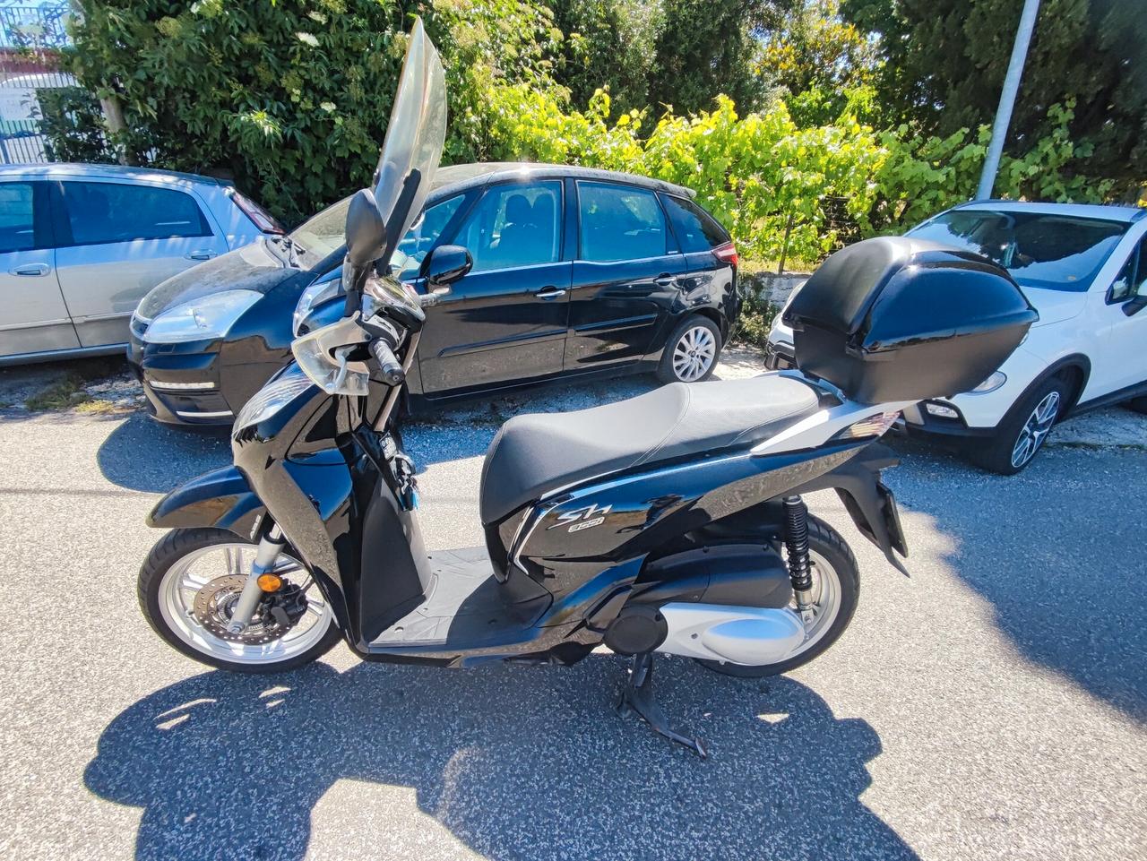 Honda SH 300 i HONDA SH 300I START E STOP