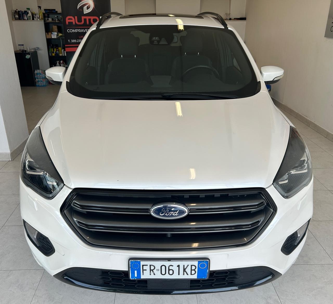 Ford Kuga 2.0 TDCI 180 CV 4WD Powershift ST-Line