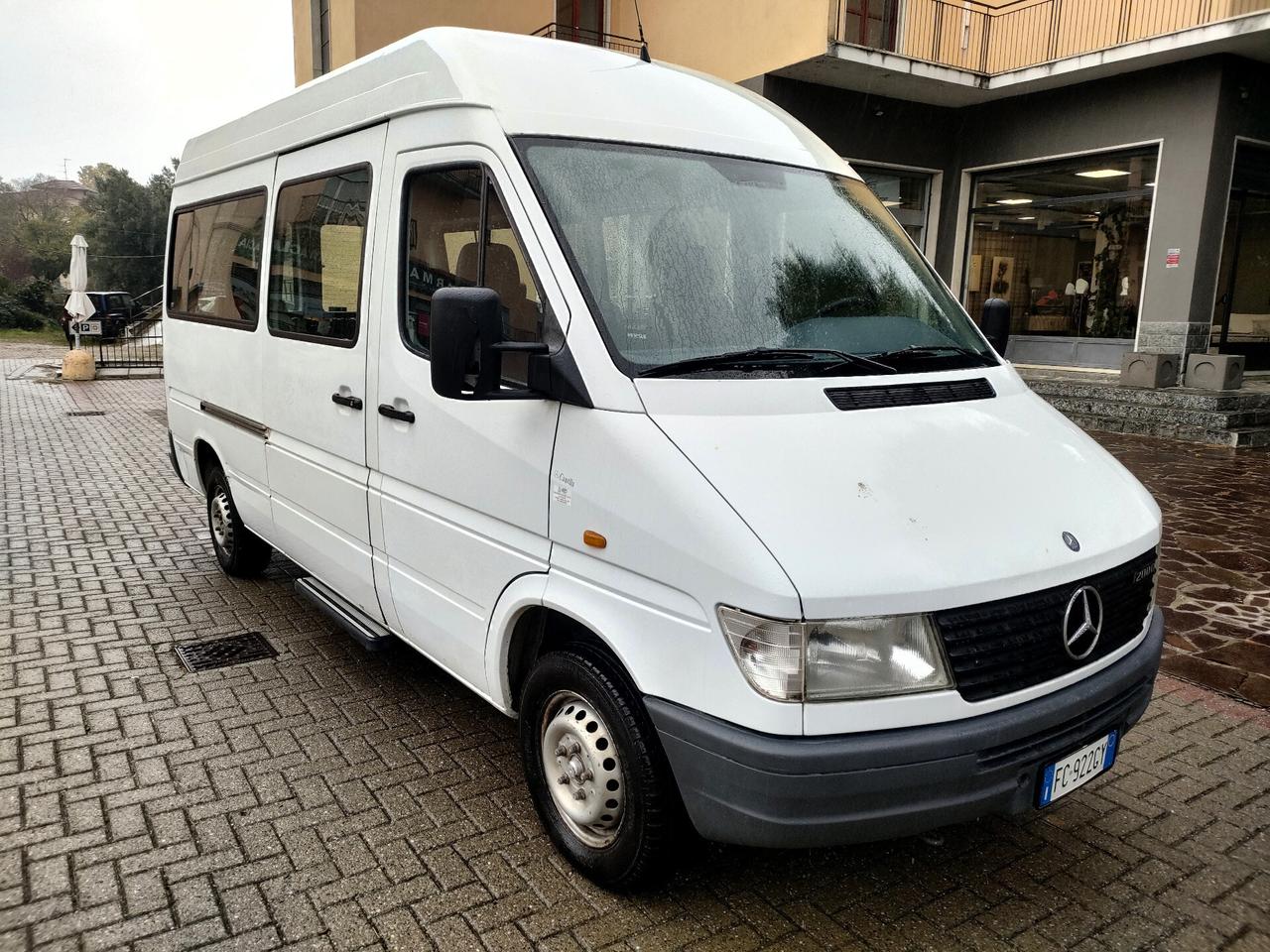 Mercedes Sprinter 2.3 D 9 posti-trasporto disabili