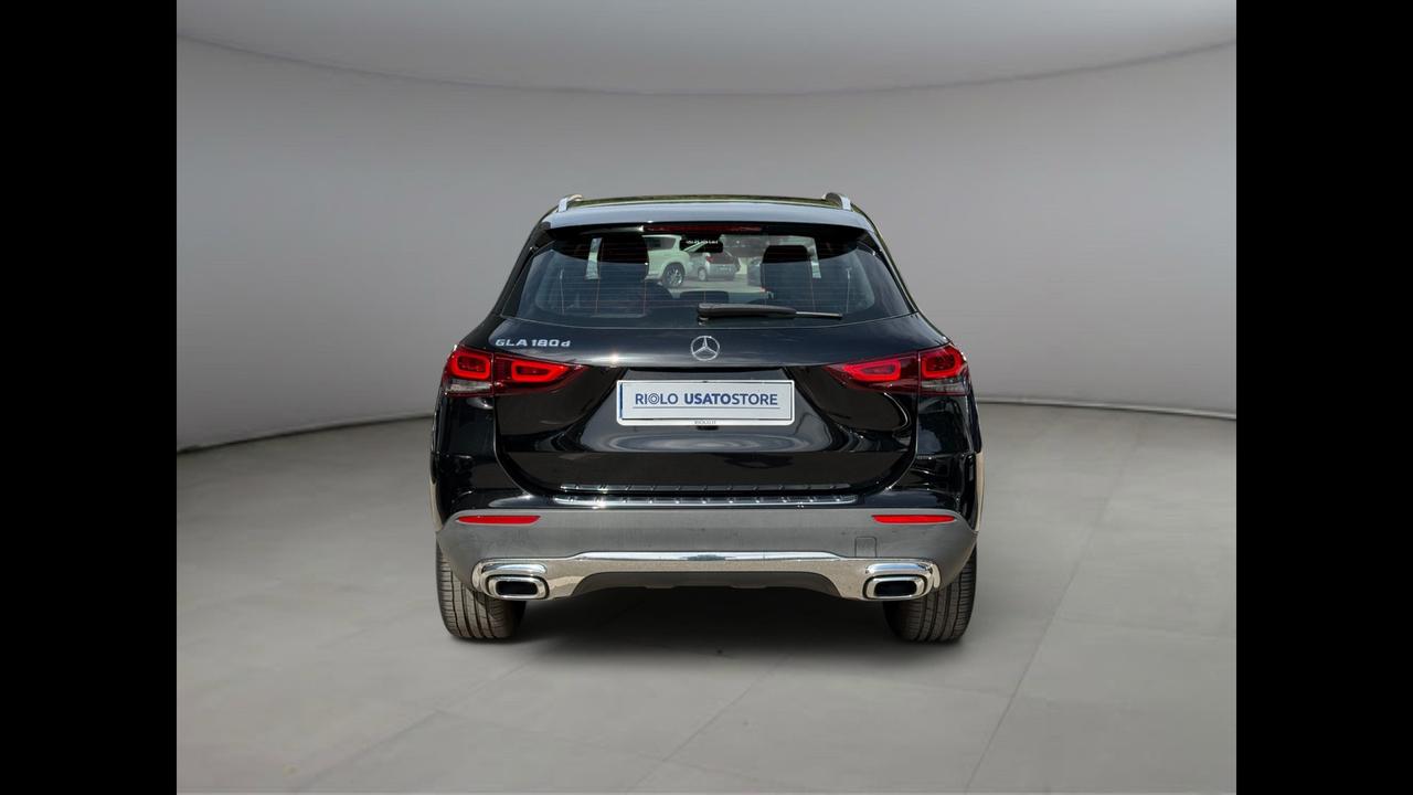 Mercedes-Benz GLA - H247 - GLA 180 d Premium auto