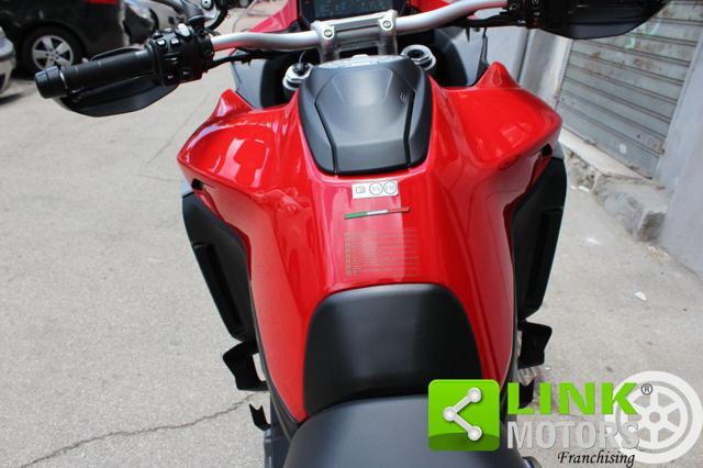 DUCATI Multistrada V4 S .