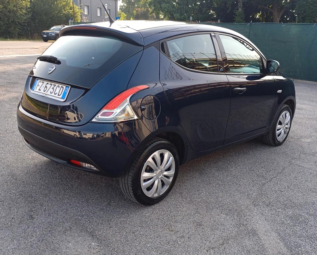 Lancia Ypsilon 1.2 69 CV 5 porte GPL Ecochic Platinum