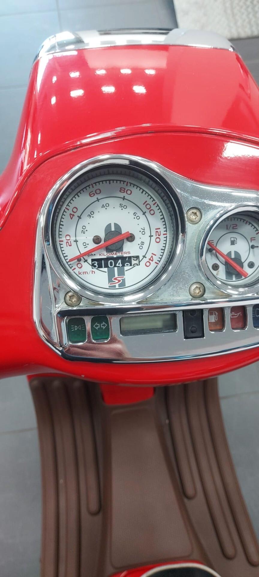 Piaggio Vespa 125 LX BASE