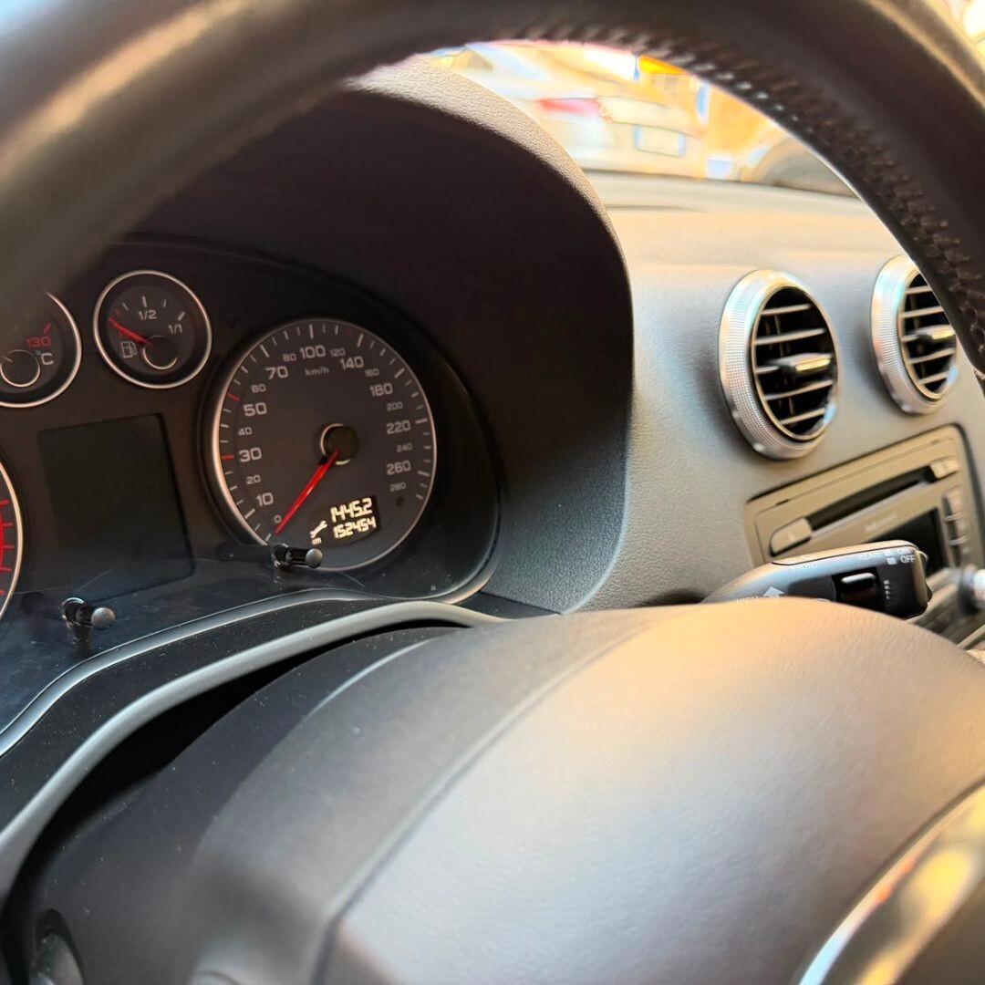 Audi A3 1.6 TDI Aut - 105 CV