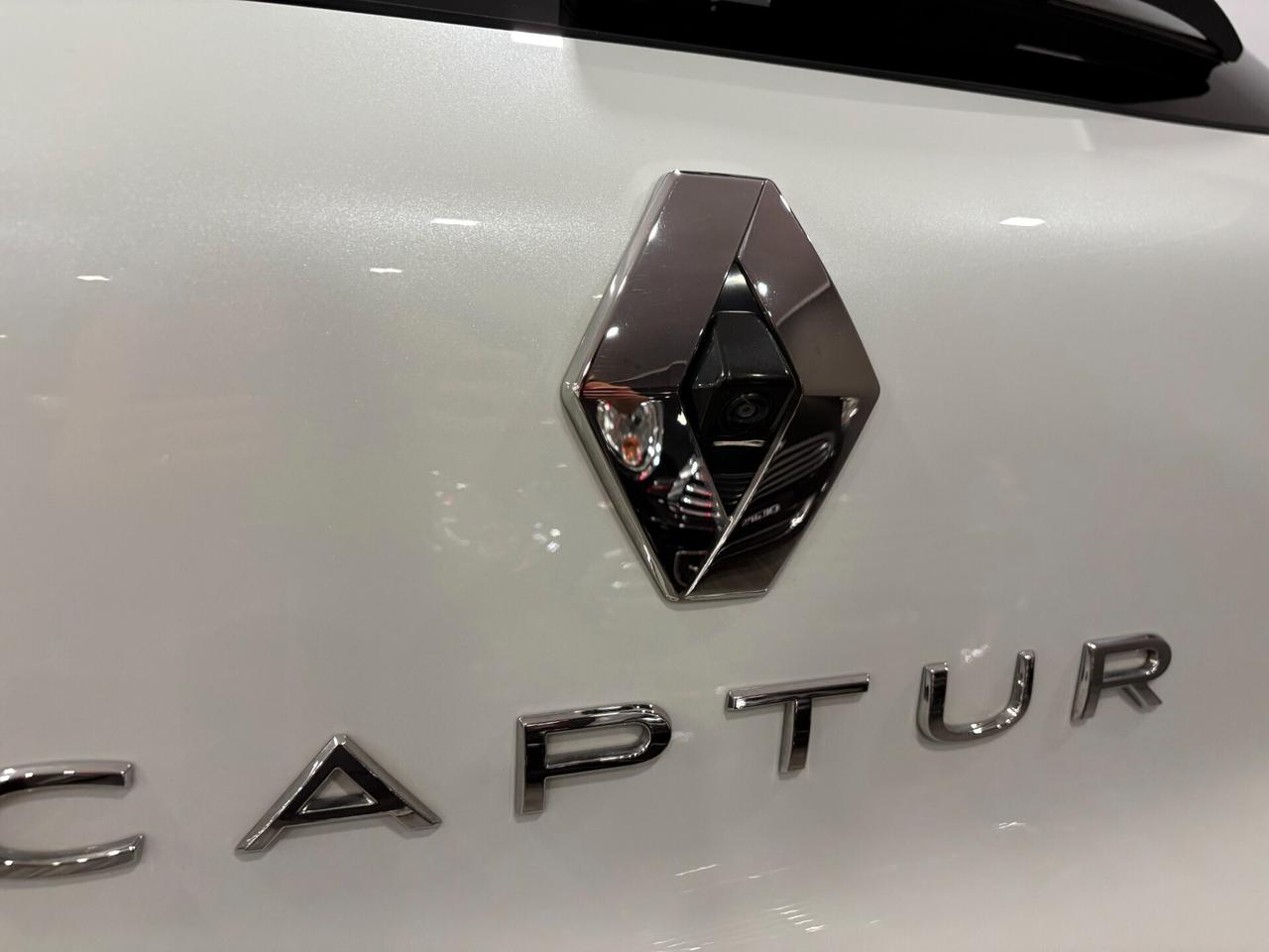 Renault Captur 1.6 E-Tech Full Hybrid 145cv RS Line Automatica FULL