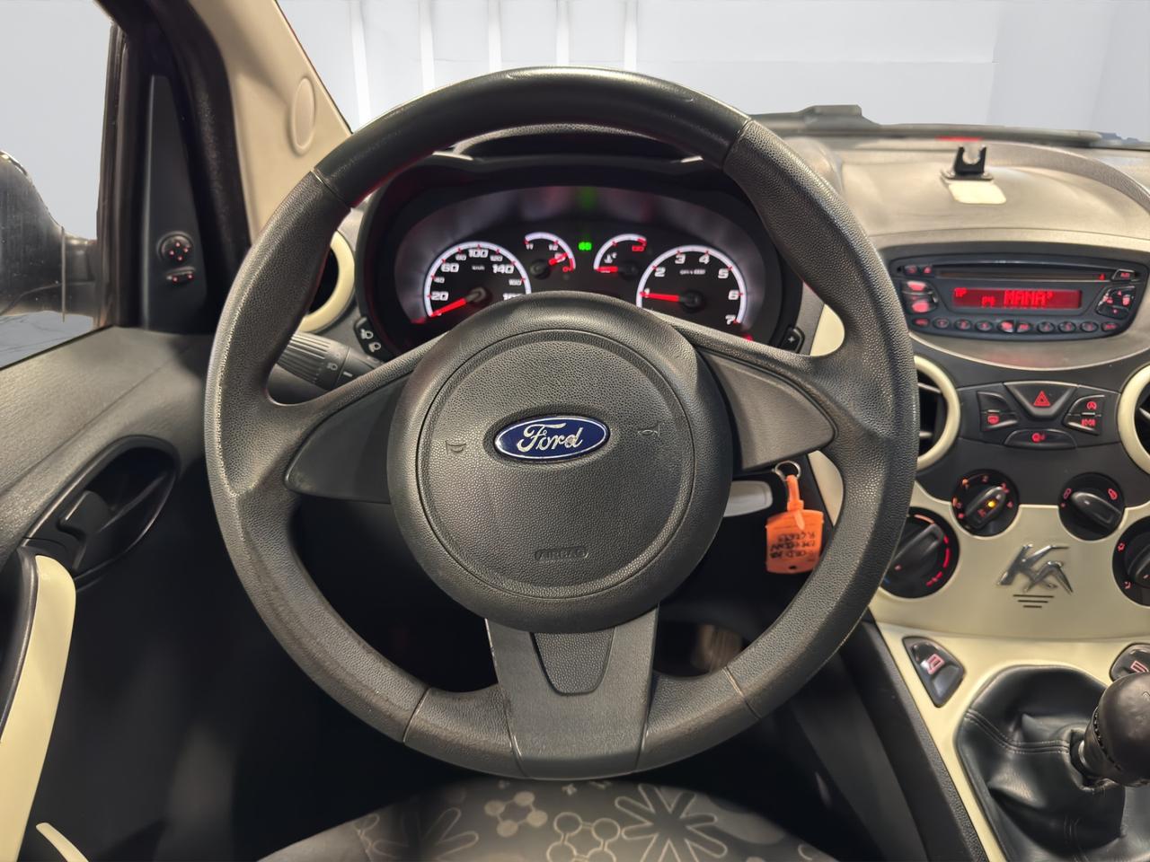 Ford Ka 1.2 Titanium c/esp,tcs 69cv E5
