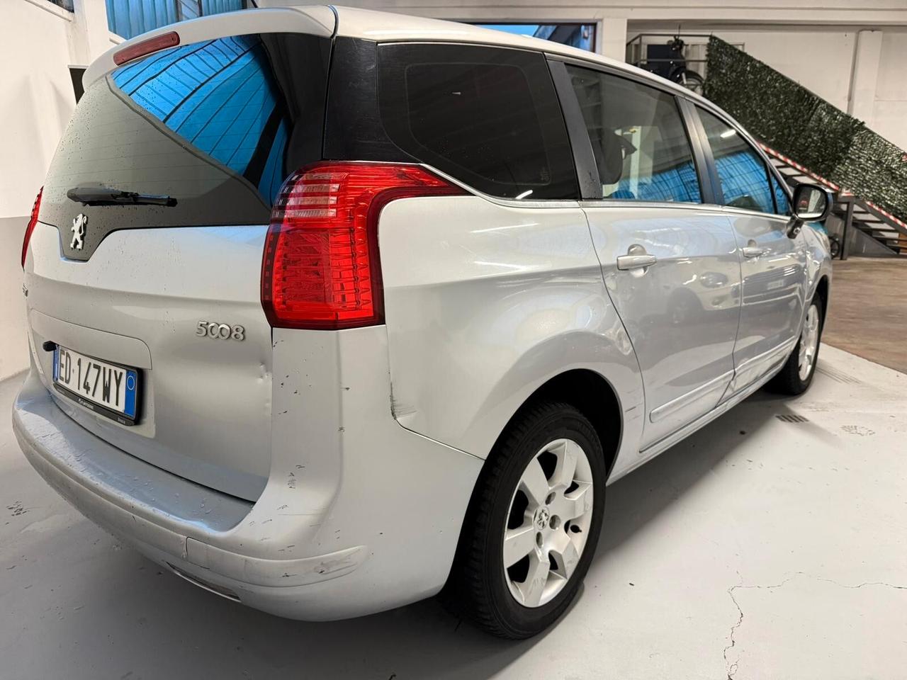 Peugeot 5008 1.6 HDi 7 Posti Automatica