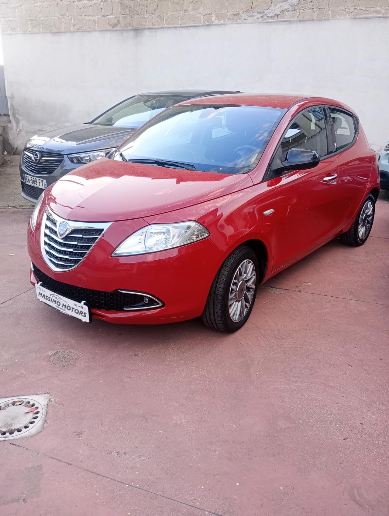 Lancia Ypsilon 1.2 69 CV 5 porte S&S Gold