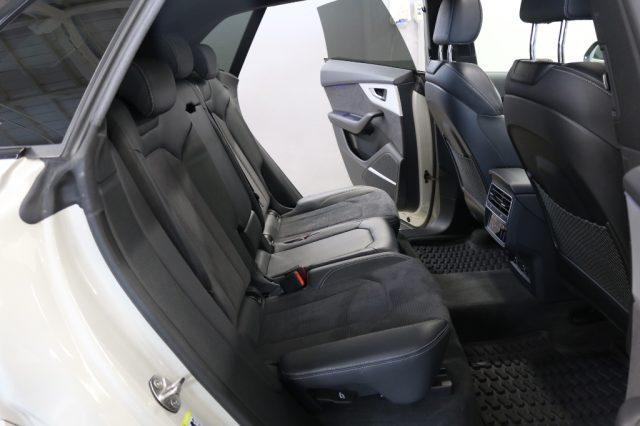 AUDI Q8 55 TFSI quattro tiptronic Sport