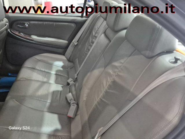 NISSAN Maxima QX 2.0 V6 24V