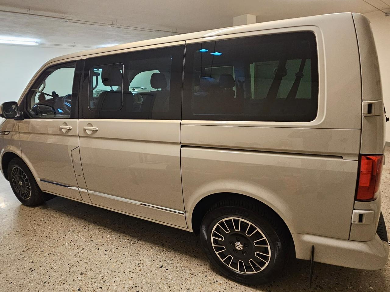 Volkswagen Caravelle 2.0 TDI 204CV DSG PC 8 posti