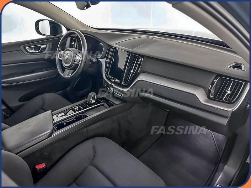 Volvo XC60 B4 D automatico Momentum Pro