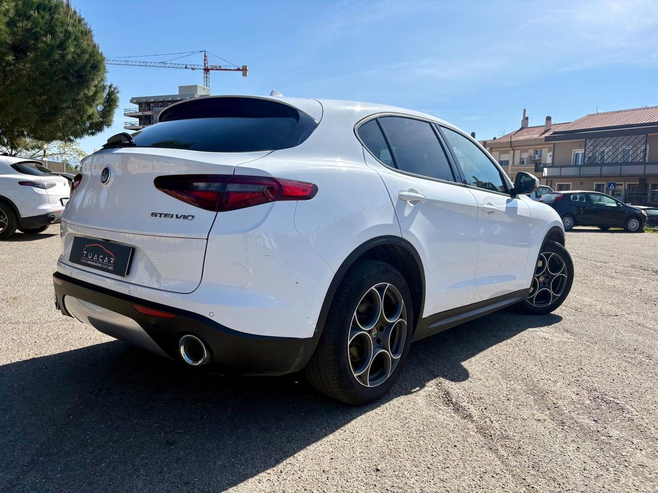 Alfa Romeo Stelvio Executive 2.2 #10521