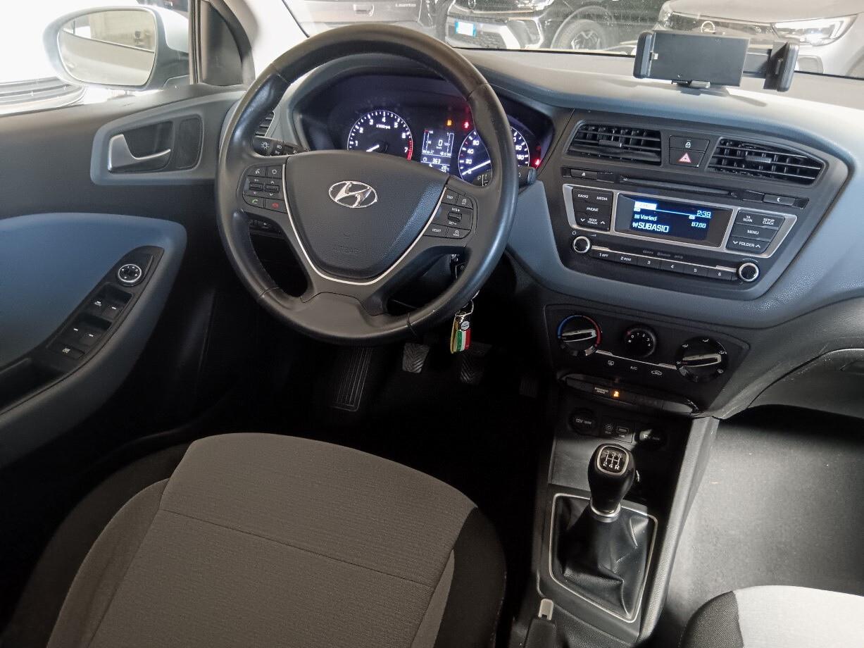 Hyundai i20 Style 1.2 (84 cv)