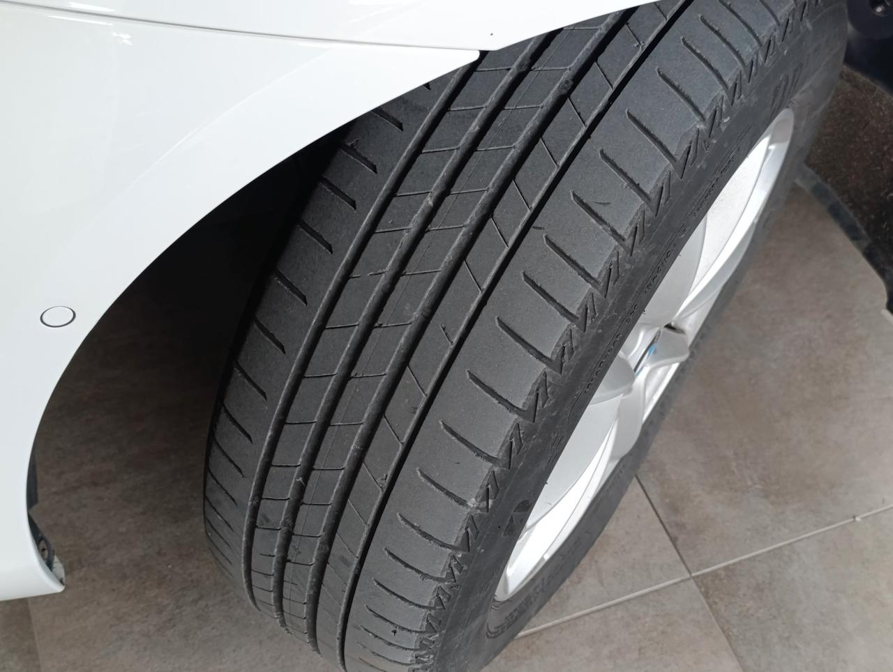 BMW 216 i Active Tourer Advantage