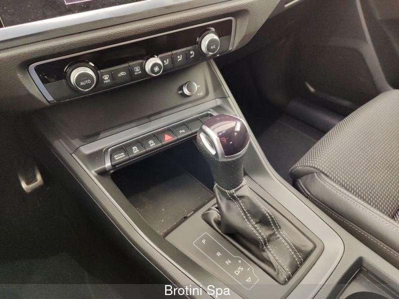 Audi Q3 Sportback 35 TDI S tronic Identity Black